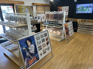 2024年、限定「NARUTO」グッズを開発し、道の駅あがつま峡で販売開始。